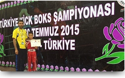 Türkiye Kick Boks Şampiyonası 28 kg Semi Contact müsabakasında Türkiye 3.sü olduk.